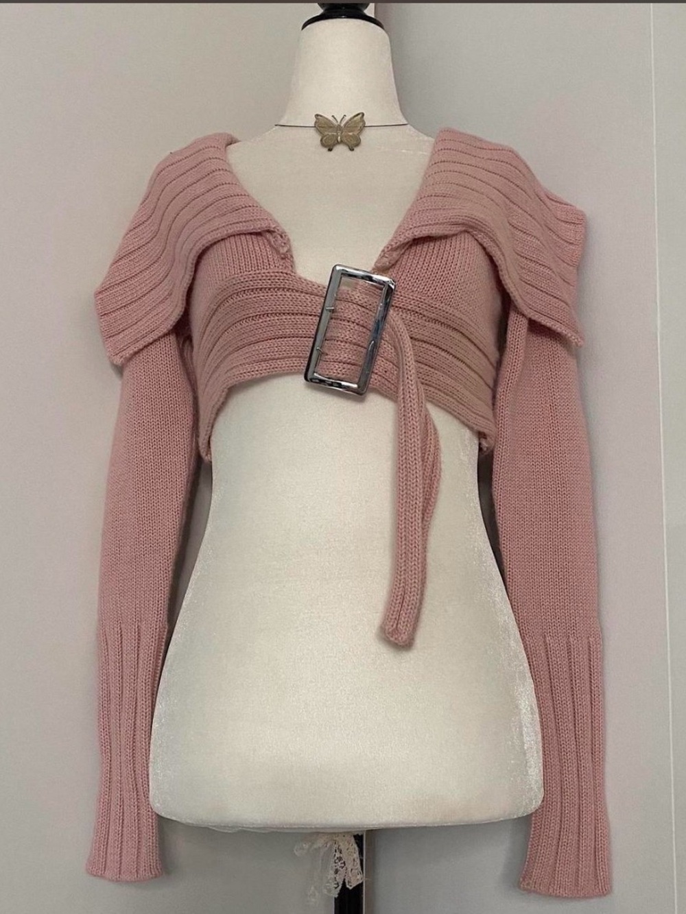 Y2K Women's Pink Cropped Knit Sweater with Buckle Detail